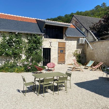 Logement Loire Climatise, La Halte De Cuze, Aux Abords De La Loire A Velo Apartman Huismes Kültér fotó